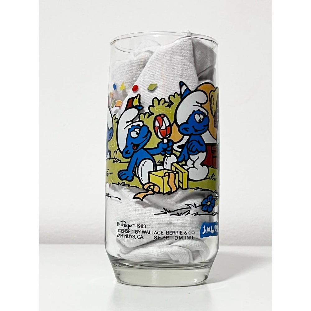 1983 Smurf Hardee’s Peyo collectable glass